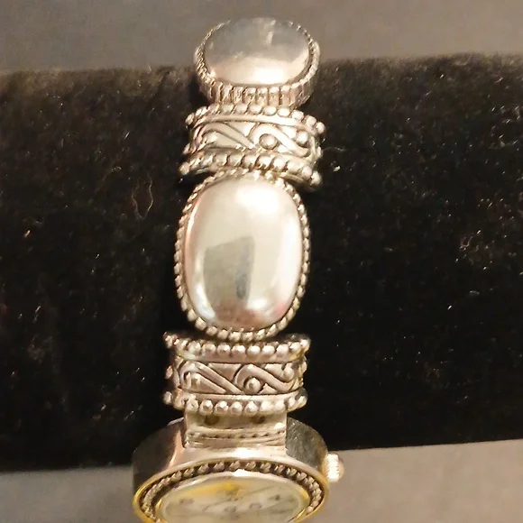 Chico's silver tone elastic wrist watch bracelet - Picture 2 of 9